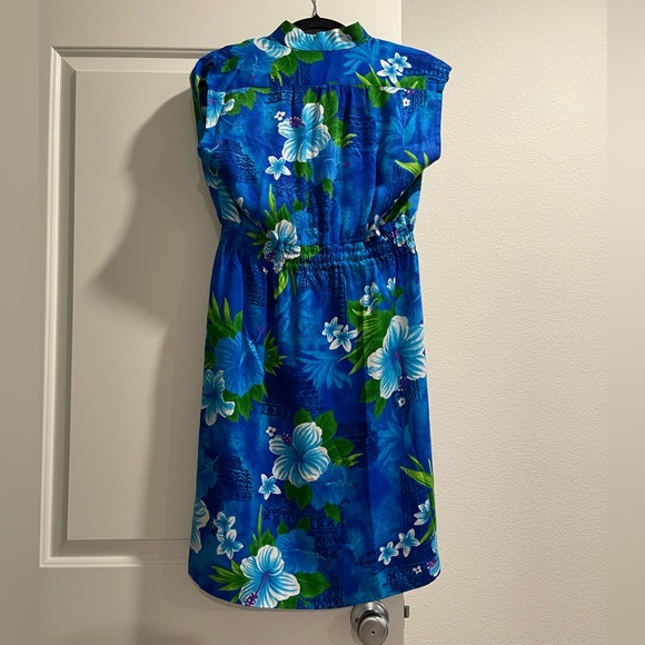 Womens Hawaiian Dress. Handmade. Small - Picture 4 of 11